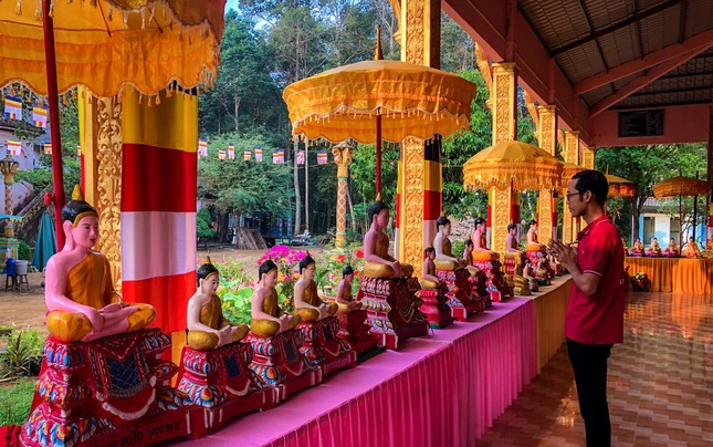 Không khí chuẩn bị đón Tết Chôl Chnăm Thmây của các chùa Khmer ở Trà Vinh ảnh 15