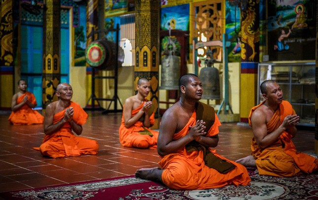Không khí chuẩn bị đón Tết Chôl Chnăm Thmây của các chùa Khmer ở Trà Vinh ảnh 4
