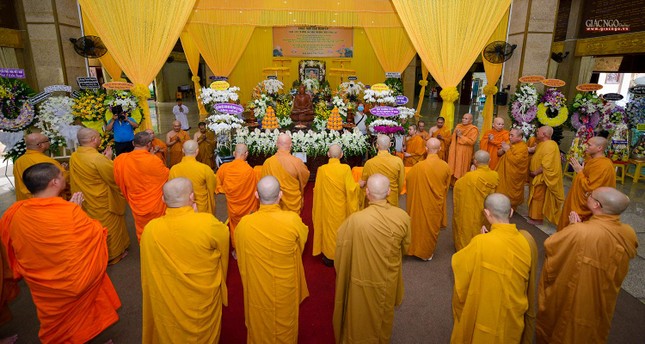Chư tôn đức Ban Trị sự Phật giáo TP.HCM viếng tang Trưởng lão Hòa thượng Thích Giác Lai ảnh 9