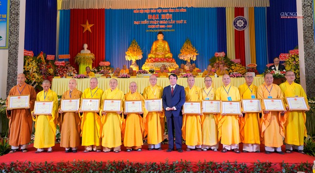 Lâm Đồng: Hòa thượng Thích Thanh Tân được tái suy cử Trưởng ban Trị sự GHPGVN tỉnh (2022-2027) ảnh 6