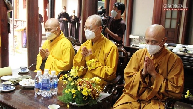 Trung ương Giáo hội Phật giáo Việt Nam viếng tang Thiền sư Thích Nhất Hạnh ảnh 5