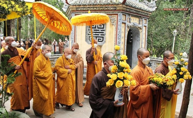 Trung ương Giáo hội Phật giáo Việt Nam viếng tang Thiền sư Thích Nhất Hạnh ảnh 6