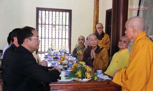 Thứ trưởng Vũ Chiến Thắng thay mặt Chủ tịch nước, Thủ tướng viếng tang Thiền sư Thích Nhất Hạnh ảnh 5