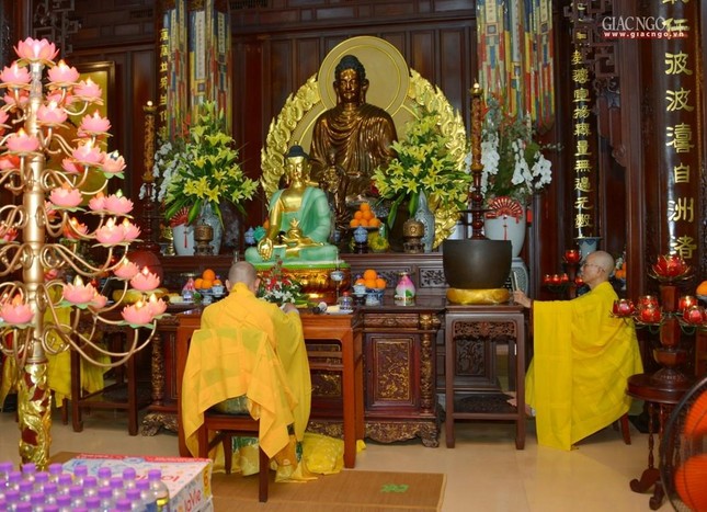 [Ảnh] Người dân đến chùa lễ Phật cầu an lành trong dịp rằm tháng Giêng khi TP.HCM là "vùng xanh" ảnh 12