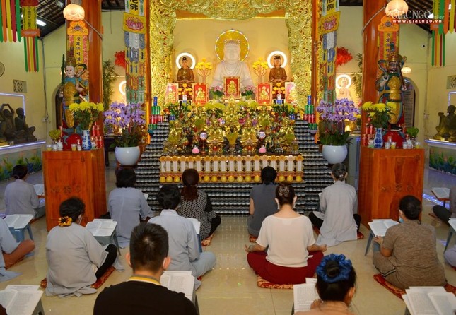 [Ảnh] Người dân đến chùa lễ Phật cầu an lành trong dịp rằm tháng Giêng khi TP.HCM là "vùng xanh" ảnh 19
