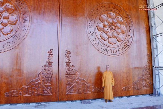 Trưởng lão Hòa thượng Thích Trí Quảng sách tấn Tăng Ni sinh viên Học viện Phật giáo VN tại TP.HCM ảnh 13