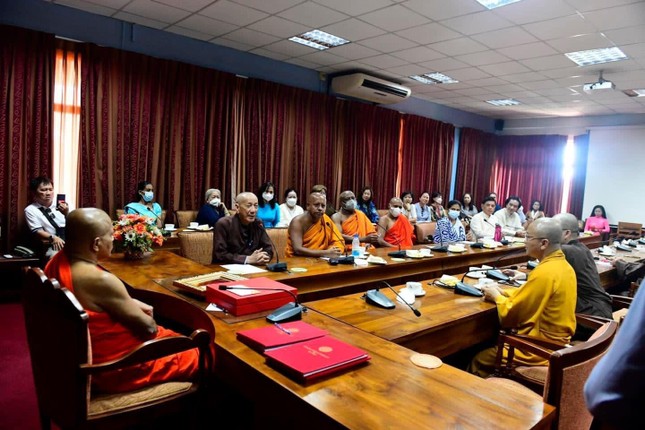 Ký kết ghi nhớ giữa Trường Đại học Phật học và Pali (Sri Lanka) với Học viện Phật giáo VN tại TP.HCM ảnh 1