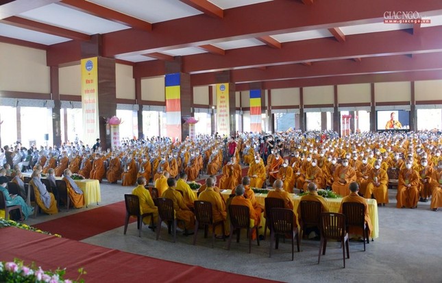 Trang trọng lễ tốt nghiệp năm 2022 các hệ đào tạo thuộc Học viện Phật giáo VN tại TP.HCM ảnh 39