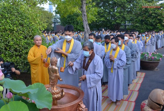 Trang nghiêm lễ Tắm Phật tại chùa Huê Nghiêm ảnh 15