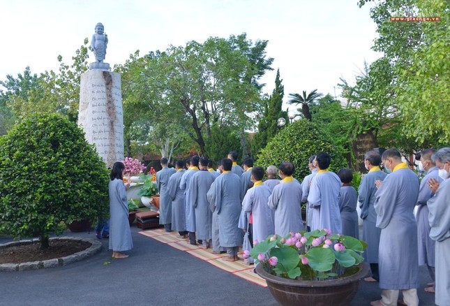 Trang nghiêm lễ Tắm Phật tại chùa Huê Nghiêm ảnh 16