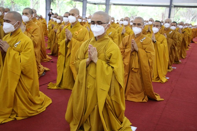 [Ảnh] Tăng Ni sinh viên Học viện Phật giáo VN tại TP.HCM trang nghiêm tổ chức lễ Lễ Tắm Phật ảnh 8