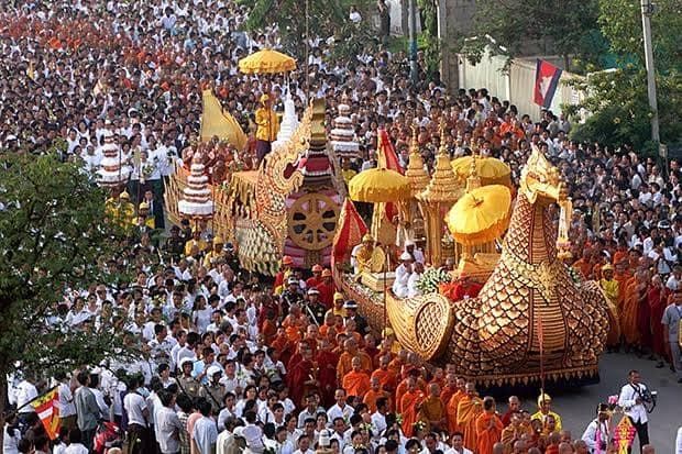 [ẢNH] Thiêng liêng và hân hoan ngày lễ hội Vesak - Phật đản trên thế giới ảnh 15