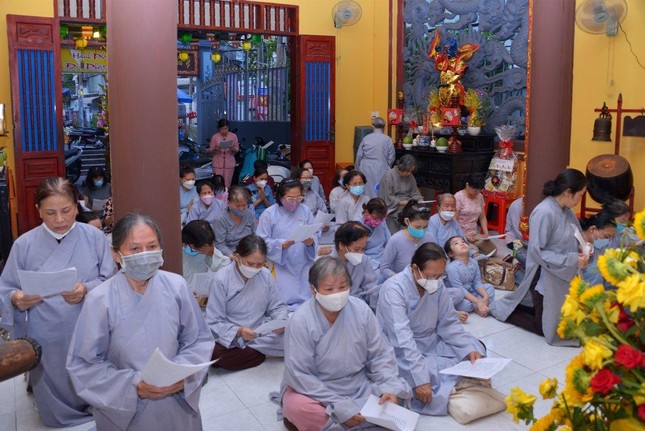 Lễ Tắm Phật ở ngôi chùa trong hẻm nhỏ ở đường Trần Hữu Trang (Phú Nhuận) ảnh 15