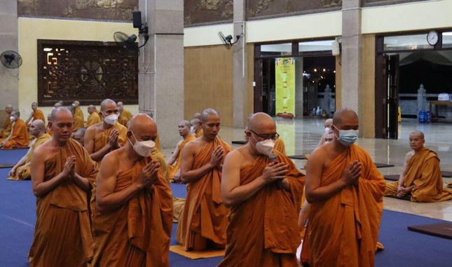 Chư Tăng Hệ phái Khất sĩ tác pháp An cư kiết hạ Phật lịch 2566 tại pháp viện Minh Đăng Quang ảnh 8