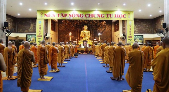 Chư Tăng Hệ phái Khất sĩ tác pháp An cư kiết hạ Phật lịch 2566 tại pháp viện Minh Đăng Quang ảnh 12