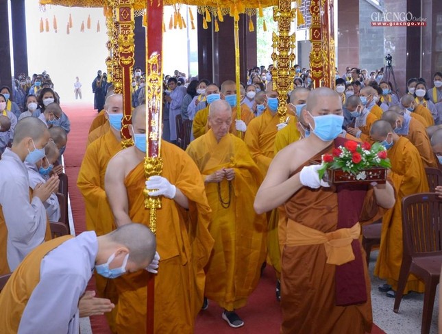 Đức Quyền Pháp chủ khai pháp mở đầu tuần cấm túc an cư của lãnh đạo Học viện Phật giáo VN tại TP.HCM ảnh 16