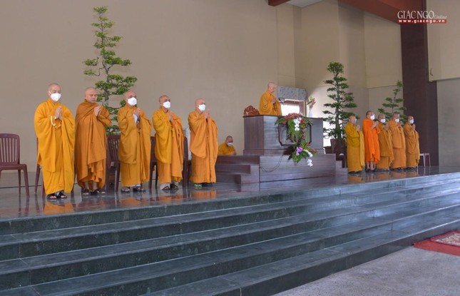 Đức Quyền Pháp chủ khai pháp mở đầu tuần cấm túc an cư của lãnh đạo Học viện Phật giáo VN tại TP.HCM ảnh 18