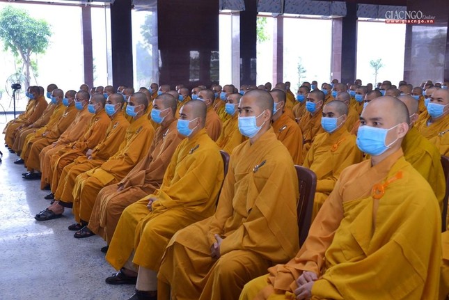 Đức Quyền Pháp chủ khai pháp mở đầu tuần cấm túc an cư của lãnh đạo Học viện Phật giáo VN tại TP.HCM ảnh 31