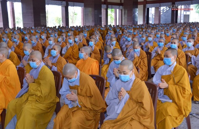 Đức Quyền Pháp chủ khai pháp mở đầu tuần cấm túc an cư của lãnh đạo Học viện Phật giáo VN tại TP.HCM ảnh 35
