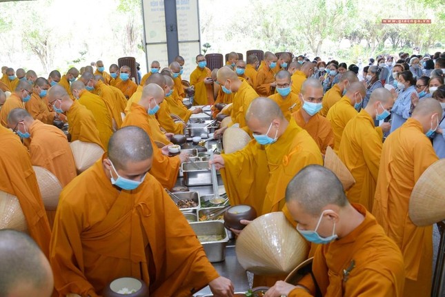 Đức Quyền Pháp chủ khai pháp mở đầu tuần cấm túc an cư của lãnh đạo Học viện Phật giáo VN tại TP.HCM ảnh 39