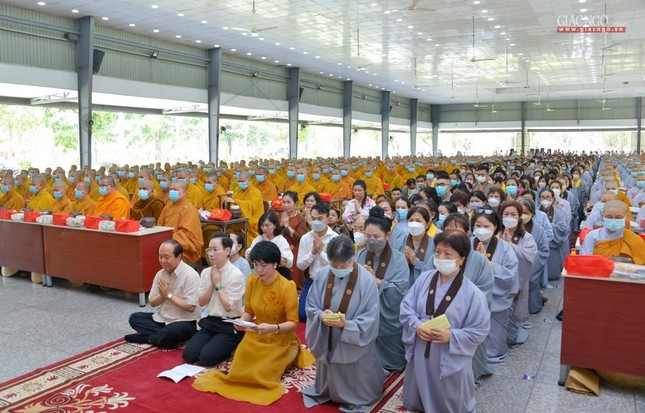 Đức Quyền Pháp chủ khai pháp mở đầu tuần cấm túc an cư của lãnh đạo Học viện Phật giáo VN tại TP.HCM ảnh 43