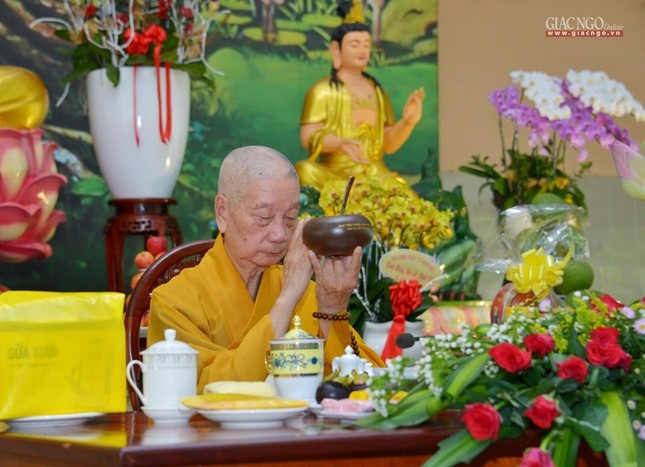 Đức Quyền Pháp chủ khai pháp mở đầu tuần cấm túc an cư của lãnh đạo Học viện Phật giáo VN tại TP.HCM ảnh 47