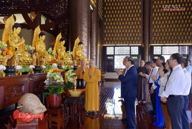 Chủ tịch nước Nguyễn Xuân Phúc thăm Đức Quyền Pháp chủ, Hòa thượng Chủ tịch GHPGVN ảnh 20