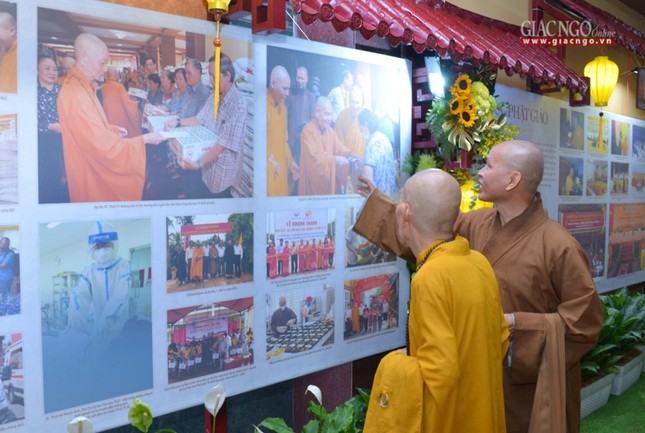 Khai mạc triển lãm “Phật giáo TP.Hồ Chí Minh 40 năm xây dựng và phát triển” ảnh 2