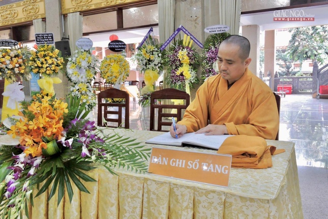 Báo Giác Ngộ viếng tang Trưởng lão Hòa thượng Thích Giác Lai ảnh 2