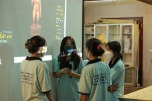 Điện Biên: Chư Tăng, thanh thiếu niên Phật tử tham quan bảo tàng 3D ảnh 3