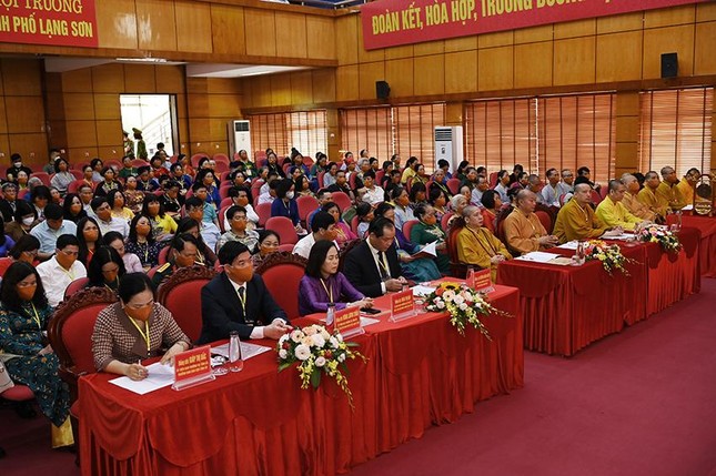 Lạng Sơn: Thượng tọa Thích Quảng Truyền được suy cử Trưởng ban Trị sự tỉnh nhiệm kỳ 2022-2027 ảnh 11