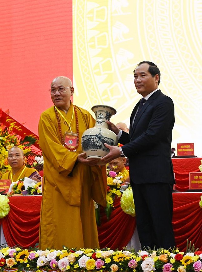 Lạng Sơn: Thượng tọa Thích Quảng Truyền được suy cử Trưởng ban Trị sự tỉnh nhiệm kỳ 2022-2027 ảnh 15