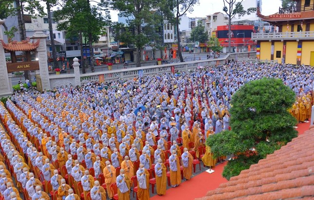 Trang nghiêm Đại lễ Phật đản Phật lịch 2566 tại Việt Nam Quốc Tự ảnh 10