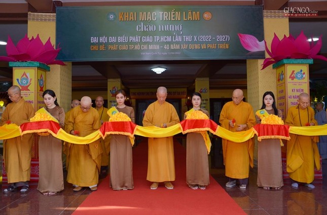 Ngắm chùm ảnh triển lãm chào mừng 40 năm thành lập, Đại hội Phật giáo TP.HCM lần thứ X ảnh 2