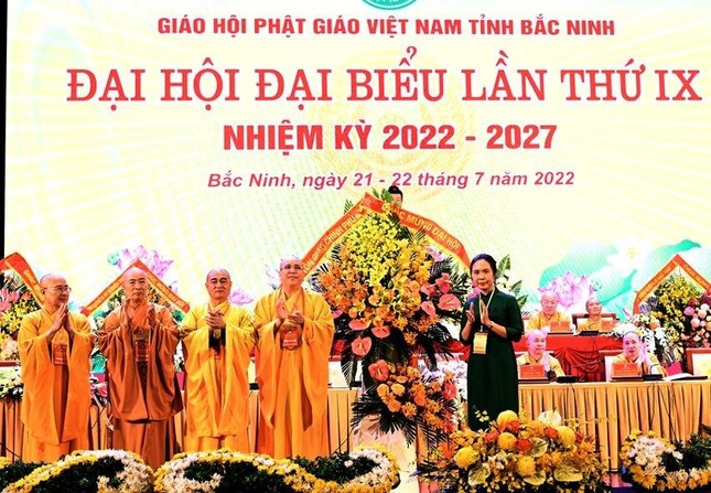 Bắc Ninh: Thượng tọa Thích Thanh Phụng được tái suy cử Trưởng ban Trị sự nhiệm kỳ 2022-2027 ảnh 11
