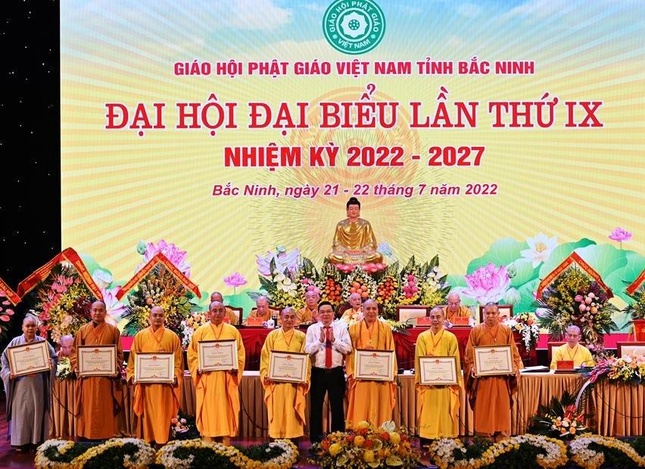 Bắc Ninh: Thượng tọa Thích Thanh Phụng được tái suy cử Trưởng ban Trị sự nhiệm kỳ 2022-2027 ảnh 19