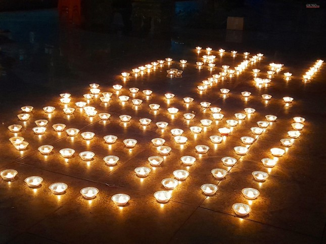 Đồng Nai: Đêm hội cúng đèn Vu lan - Báo hiếu tại thiền viện Phước Sơn ảnh 7