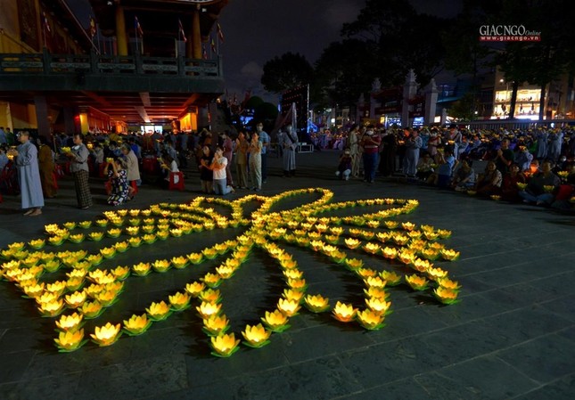 Trang nghiêm lễ phóng liên đăng trong Đại lễ kỳ siêu tại Việt Nam Quốc Tự ảnh 34