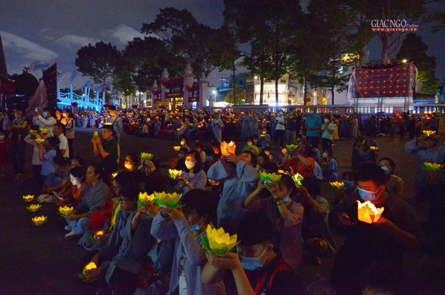 Trang nghiêm lễ phóng liên đăng trong Đại lễ kỳ siêu tại Việt Nam Quốc Tự ảnh 32