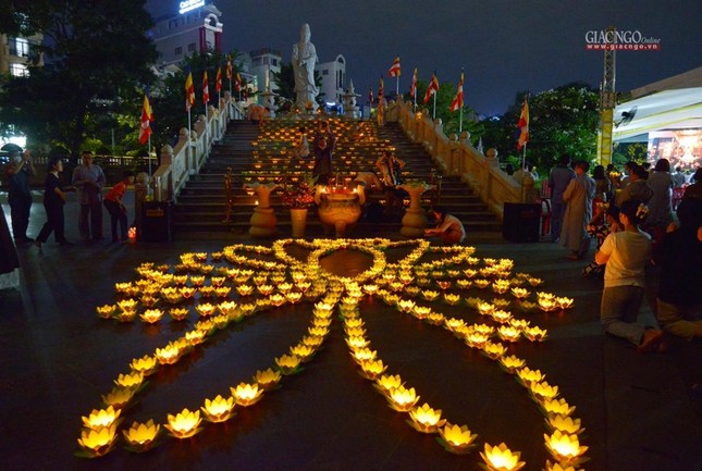 Trang nghiêm lễ phóng liên đăng trong Đại lễ kỳ siêu tại Việt Nam Quốc Tự ảnh 33