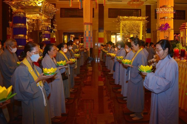 Trang nghiêm lễ phóng liên đăng trong Đại lễ kỳ siêu tại Việt Nam Quốc Tự ảnh 14