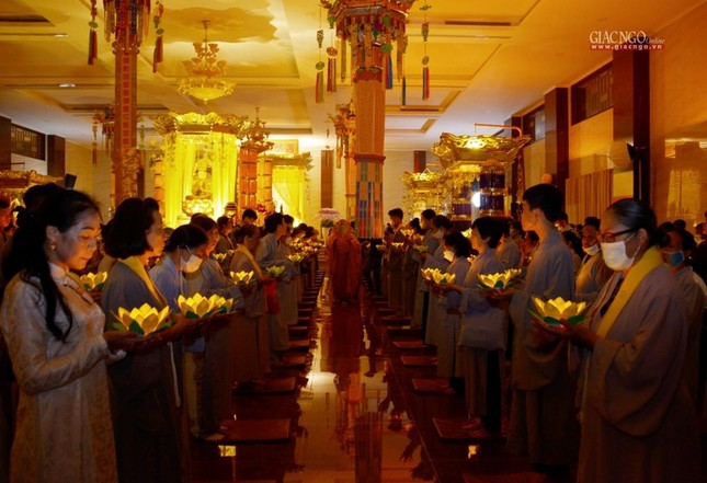 Trang nghiêm lễ phóng liên đăng trong Đại lễ kỳ siêu tại Việt Nam Quốc Tự ảnh 13