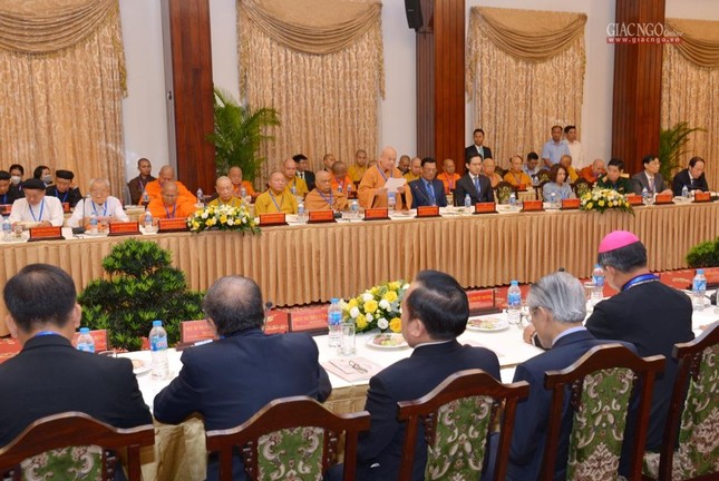Thủ tướng Chính phủ gặp mặt, biểu dương các tổ chức tôn giáo có đóng góp xây dựng và bảo vệ Tổ quốc ảnh 9