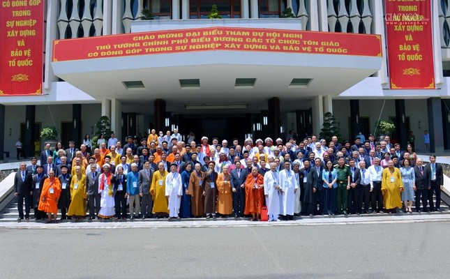 Thủ tướng Chính phủ gặp mặt, biểu dương các tổ chức tôn giáo có đóng góp xây dựng và bảo vệ Tổ quốc ảnh 19