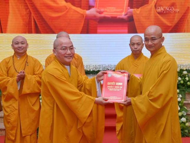 Công bố quyết định, ra mắt thành phần nhân sự Ban Giáo dục Phật giáo TP.HCM nhiệm kỳ 2022-2027 ảnh 4