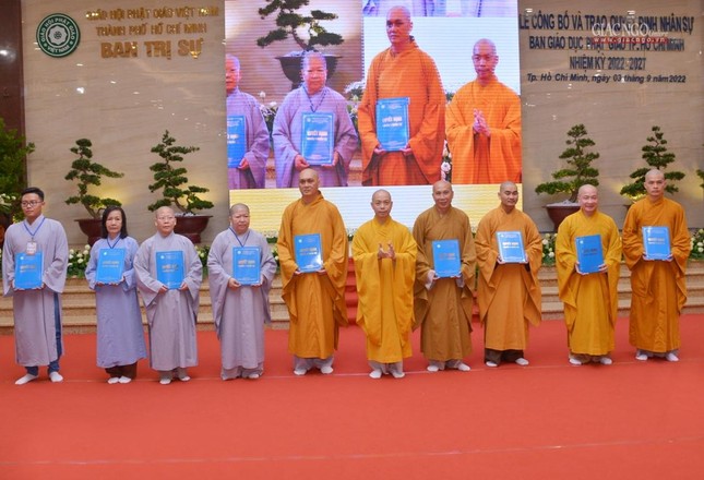 Công bố quyết định, ra mắt thành phần nhân sự Ban Giáo dục Phật giáo TP.HCM nhiệm kỳ 2022-2027 ảnh 43