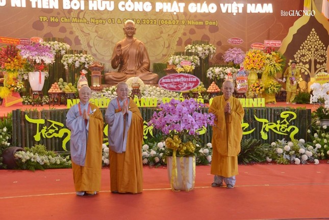 Trang nghiêm Đại lễ tưởng niệm Đức Thánh Tổ Đại Ái Đạo, chư Ni tiền bối hữu công Phật giáo Việt Nam ảnh 18
