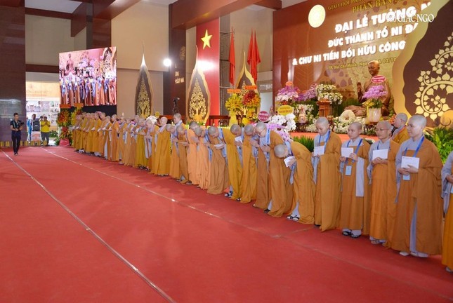 Trang nghiêm Đại lễ tưởng niệm Đức Thánh Tổ Đại Ái Đạo, chư Ni tiền bối hữu công Phật giáo Việt Nam ảnh 11