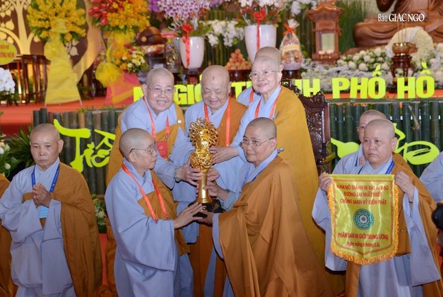 Trang nghiêm Đại lễ tưởng niệm Đức Thánh Tổ Đại Ái Đạo, chư Ni tiền bối hữu công Phật giáo Việt Nam ảnh 41
