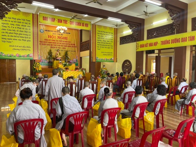 Quận Tân Phú: Hội nghị tổng kết Phật sự năm 2021 và triển khai phương hướng hoạt động năm 2022 ảnh 4